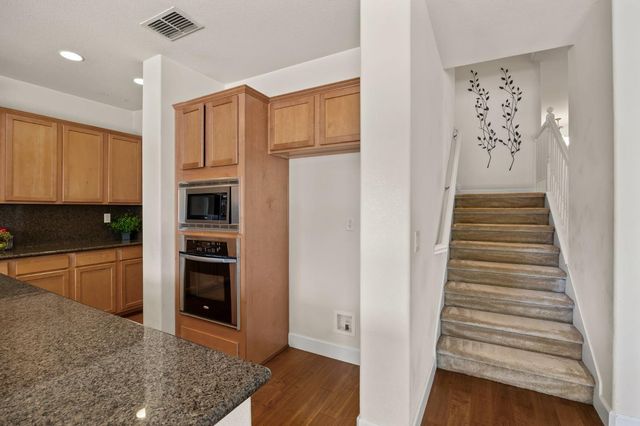 2368 Lockton Dr, Roseville, CA 95747