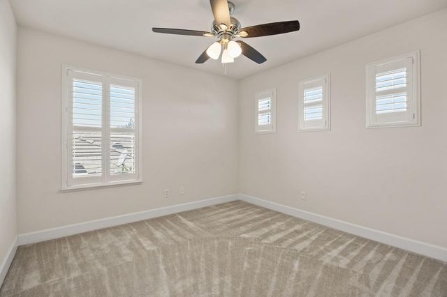 2368 Lockton Dr, Roseville, CA 95747