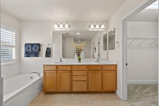 2368 Lockton Dr, Roseville, CA 95747