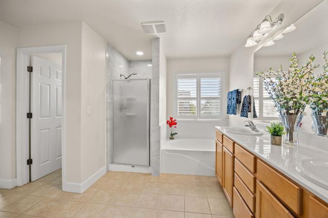 2368 Lockton Dr, Roseville, CA 95747