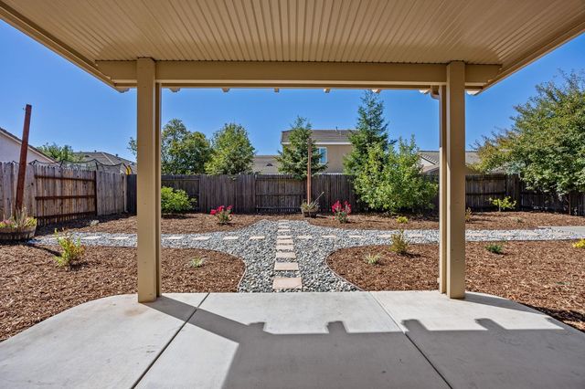 2368 Lockton Dr, Roseville, CA 95747