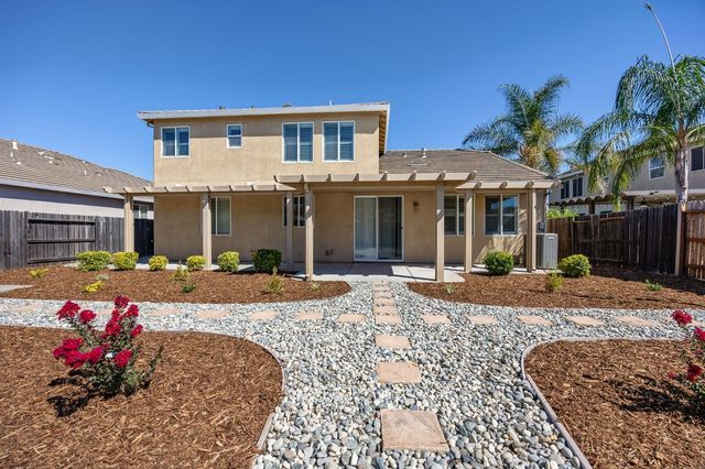 2368 Lockton Dr, Roseville, CA 95747