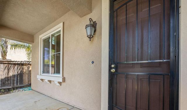 2368 Lockton Dr, Roseville, CA 95747