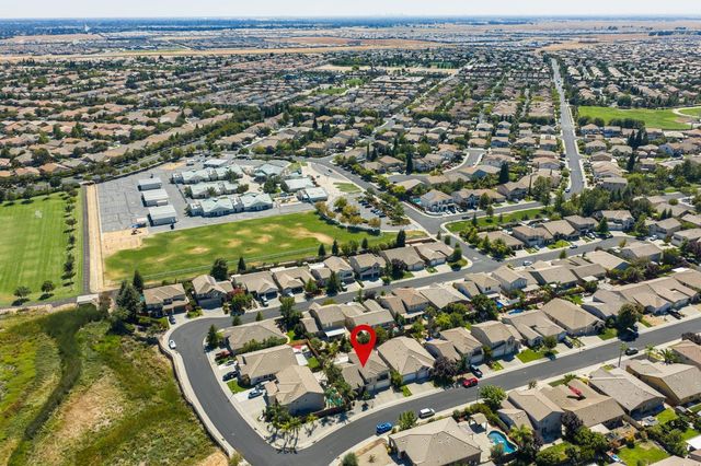 2368 Lockton Dr, Roseville, CA 95747