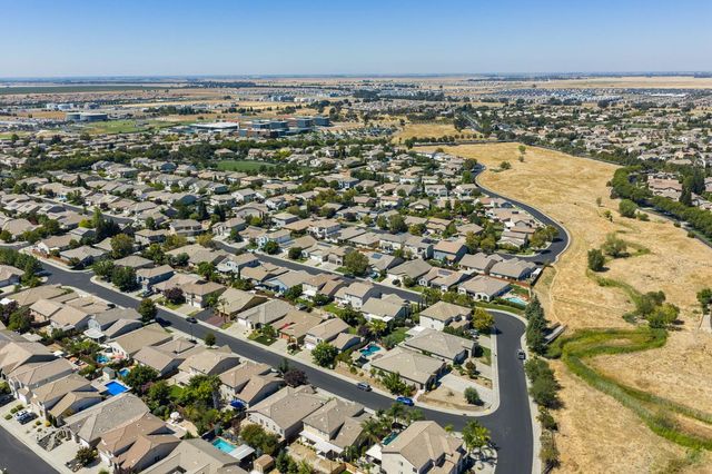 2368 Lockton Dr, Roseville, CA 95747