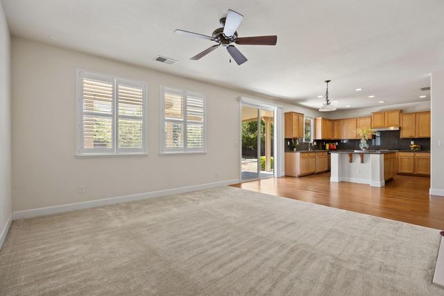 2368 Lockton Dr, Roseville, CA 95747