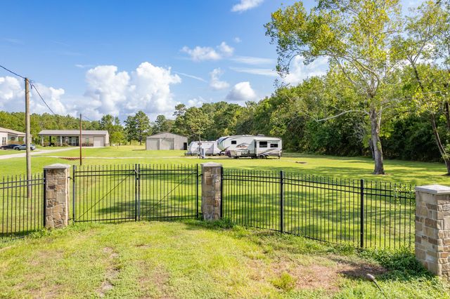 3719 Krenek Road, Crosby, TX 77532