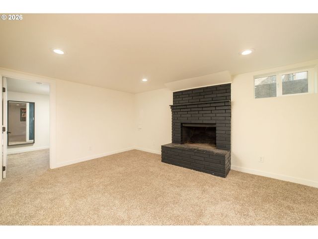 825 Ne 76TH Ave, Portland, OR 97213