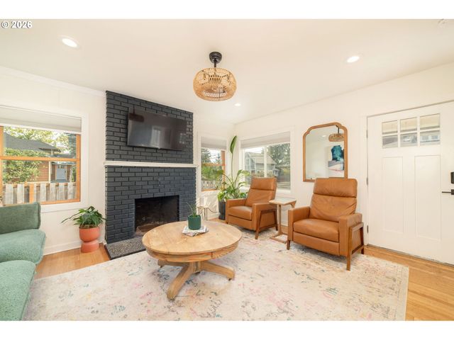 825 Ne 76TH Ave, Portland, OR 97213