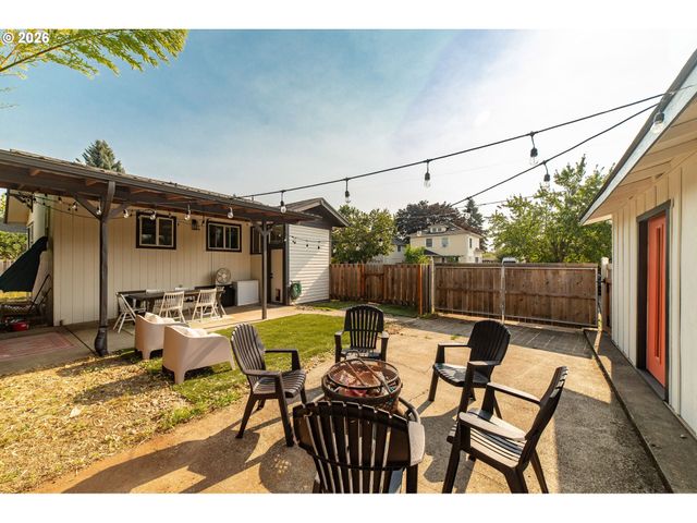 825 Ne 76TH Ave, Portland, OR 97213