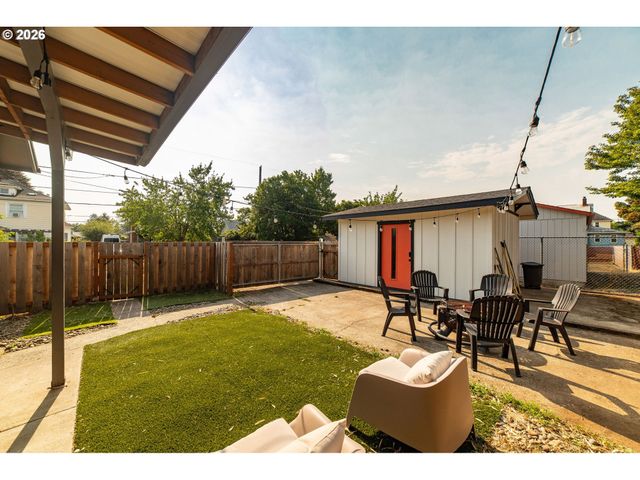 825 Ne 76TH Ave, Portland, OR 97213