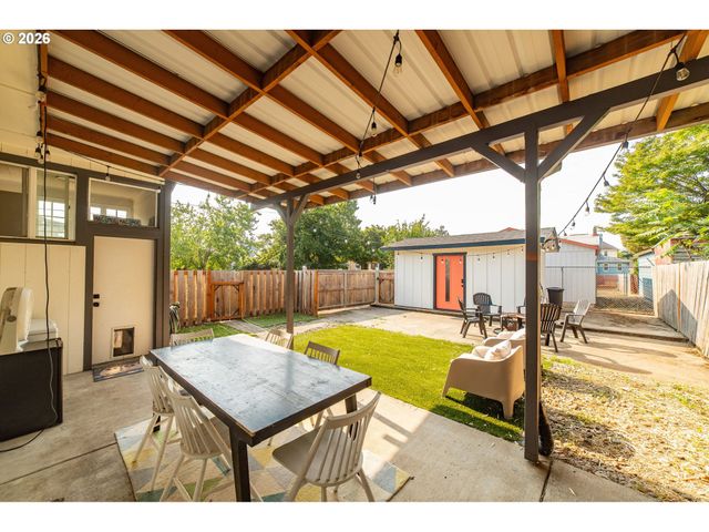 825 Ne 76TH Ave, Portland, OR 97213