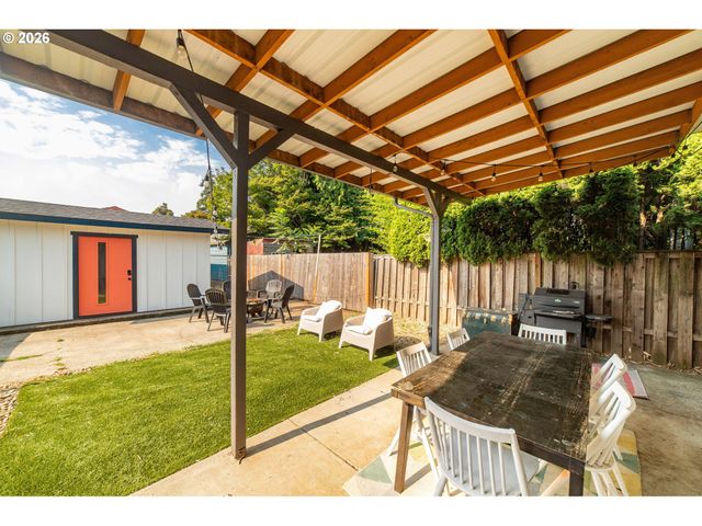 825 Ne 76TH Ave, Portland, OR 97213