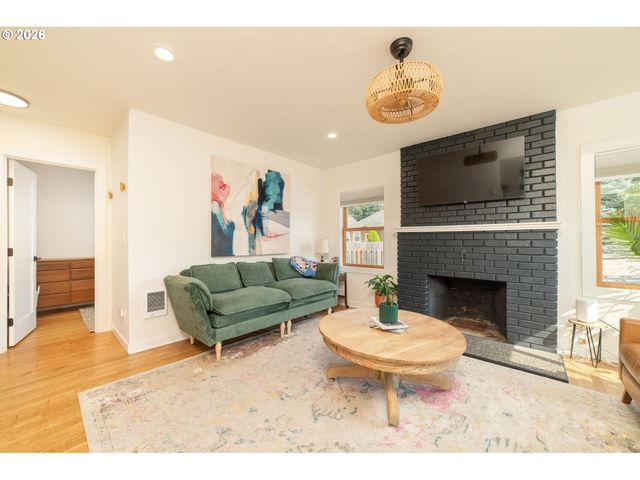 825 Ne 76TH Ave, Portland, OR 97213
