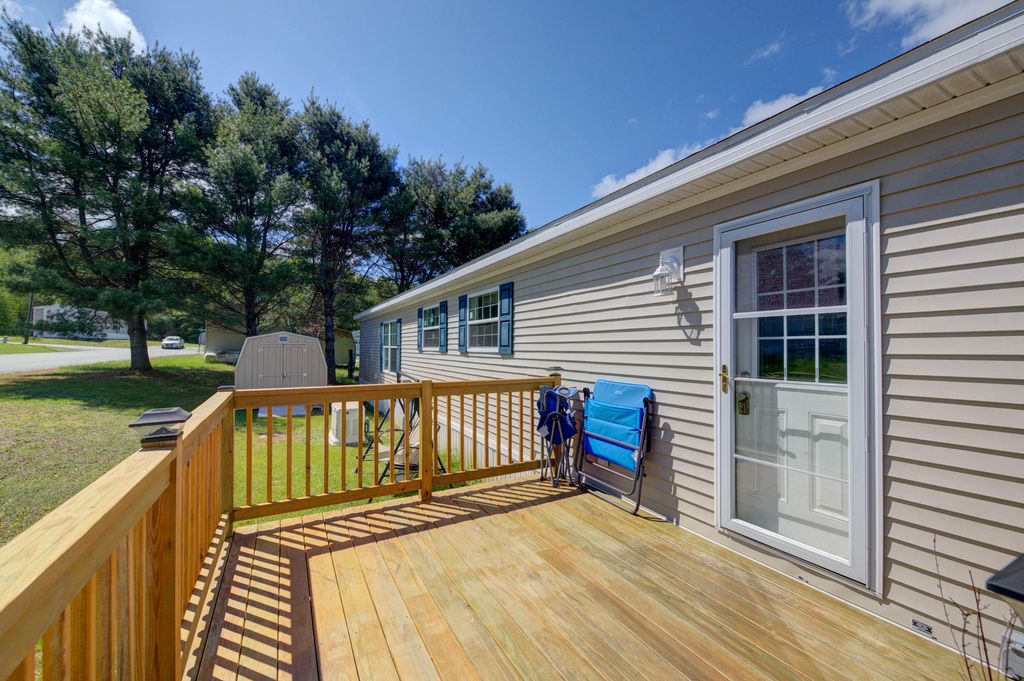 20 Purington Avenue, Mechanic Falls, ME 04256 — photo 3