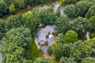 7320 Valhalla Drive SE, Alto, MI 49302