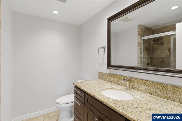 585 45th Pl NE, Salem, OR 97301