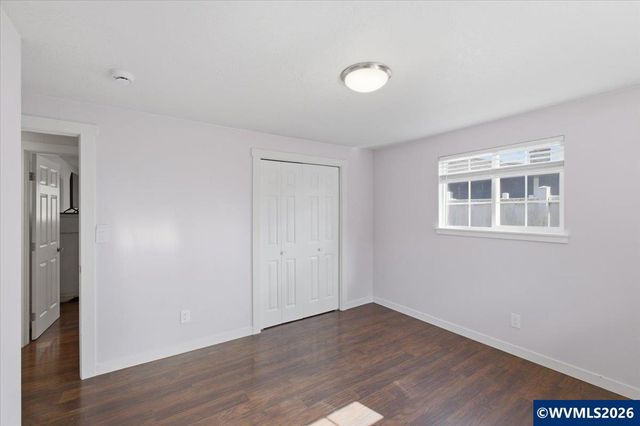 585 45th Pl NE, Salem, OR 97301