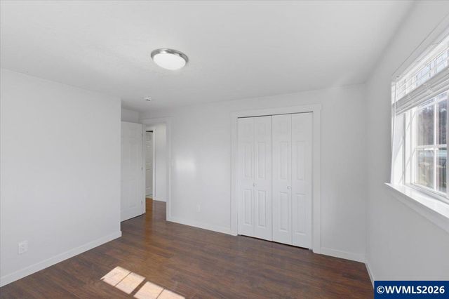 585 45th Pl NE, Salem, OR 97301
