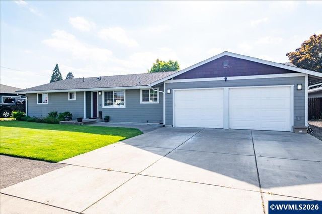 585 45th Pl NE, Salem, OR 97301