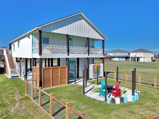 1992 Pedregal Drive, Crystal Beach, TX 77650