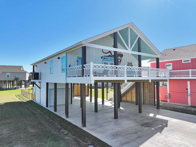 1992 Pedregal Drive, Crystal Beach, TX 77650