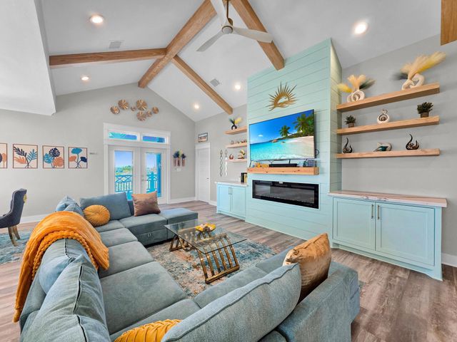 1992 Pedregal Drive, Crystal Beach, TX 77650