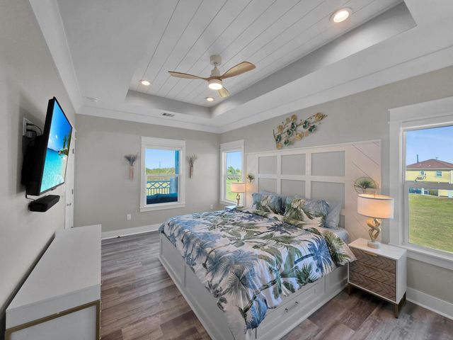 1992 Pedregal Drive, Crystal Beach, TX 77650