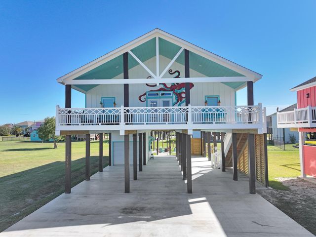 1992 Pedregal Drive, Crystal Beach, TX 77650