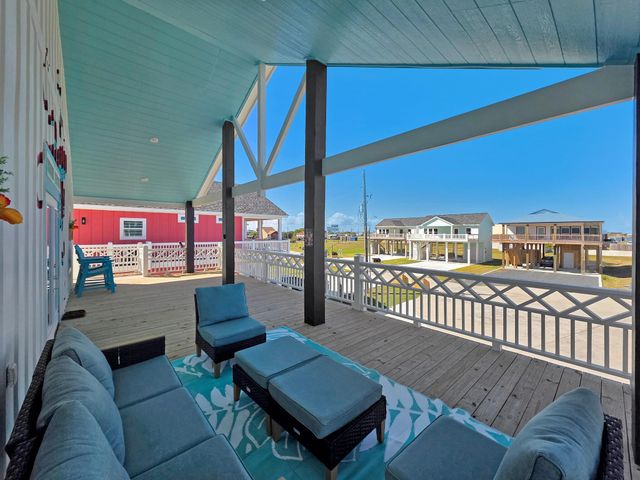 1992 Pedregal Drive, Crystal Beach, TX 77650