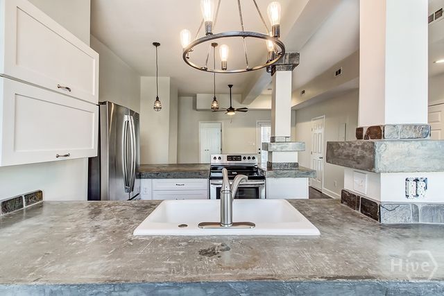 303 W Henry Street A, Savannah, GA 31401