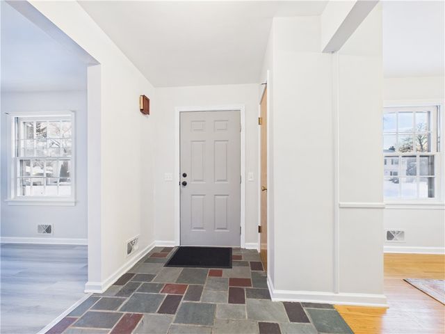 114 Seaford Drive, Irondequoit, NY 14617