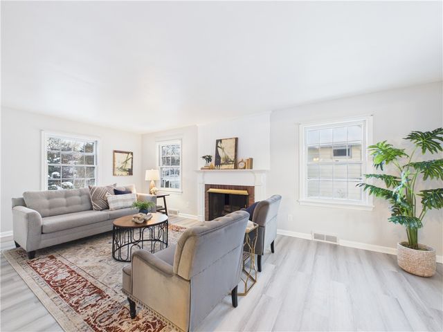 114 Seaford Drive, Irondequoit, NY 14617