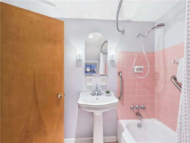 114 Seaford Drive, Irondequoit, NY 14617