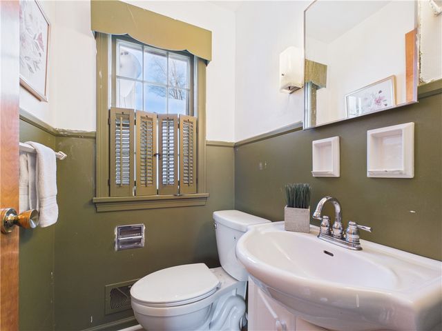 114 Seaford Drive, Irondequoit, NY 14617