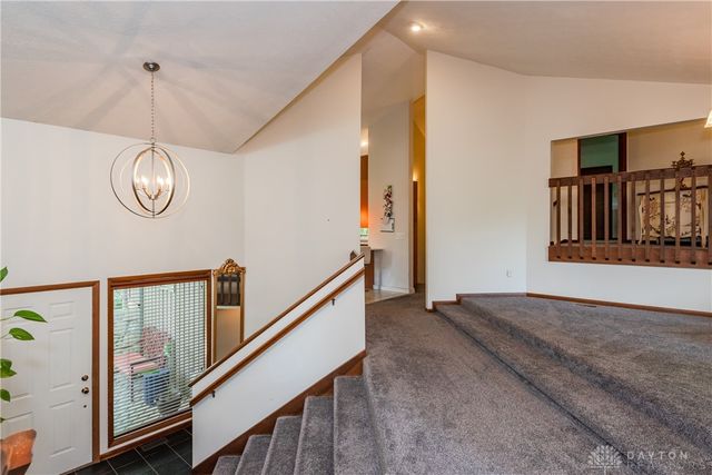 1055 Wilderness Bluff, Tipp City, OH 45371