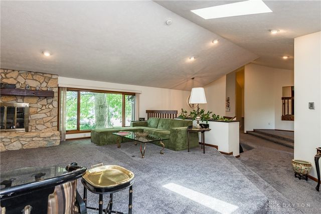 1055 Wilderness Bluff, Tipp City, OH 45371