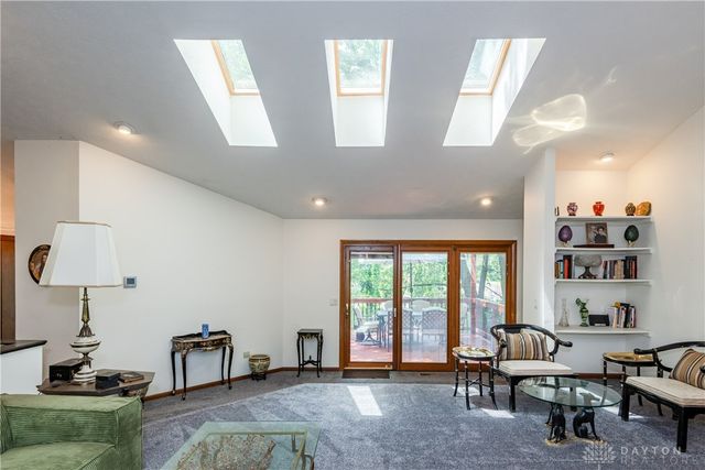 1055 Wilderness Bluff, Tipp City, OH 45371