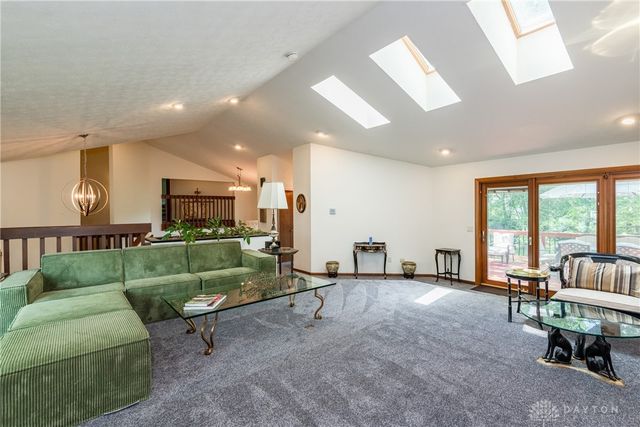 1055 Wilderness Bluff, Tipp City, OH 45371