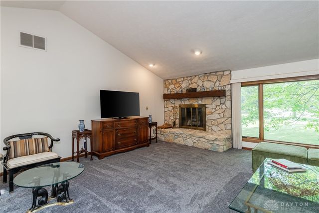 1055 Wilderness Bluff, Tipp City, OH 45371