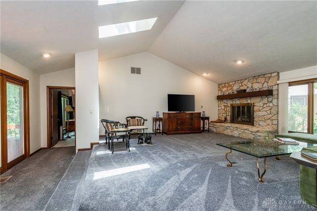 1055 Wilderness Bluff, Tipp City, OH 45371
