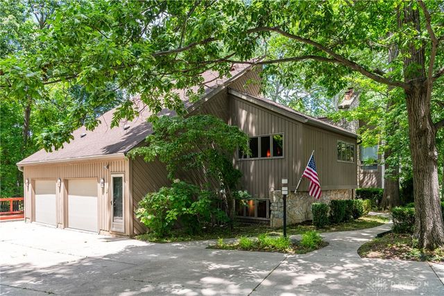 1055 Wilderness Bluff, Tipp City, OH 45371