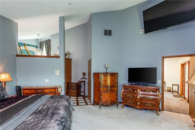 1055 Wilderness Bluff, Tipp City, OH 45371