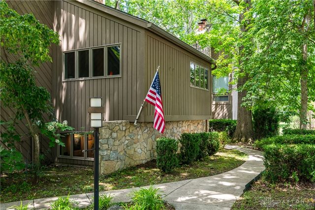1055 Wilderness Bluff, Tipp City, OH 45371