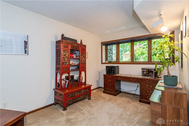 1055 Wilderness Bluff, Tipp City, OH 45371