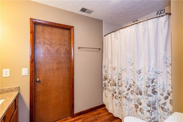 1055 Wilderness Bluff, Tipp City, OH 45371