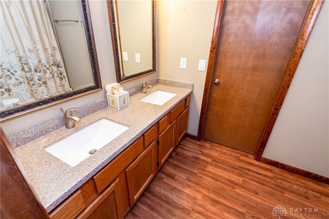 1055 Wilderness Bluff, Tipp City, OH 45371