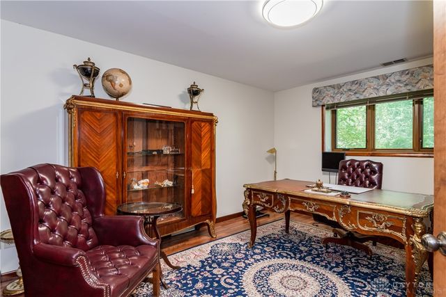 1055 Wilderness Bluff, Tipp City, OH 45371