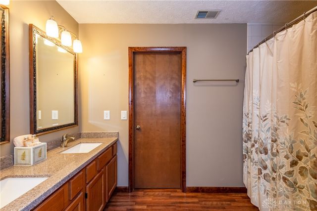 1055 Wilderness Bluff, Tipp City, OH 45371