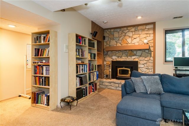 1055 Wilderness Bluff, Tipp City, OH 45371